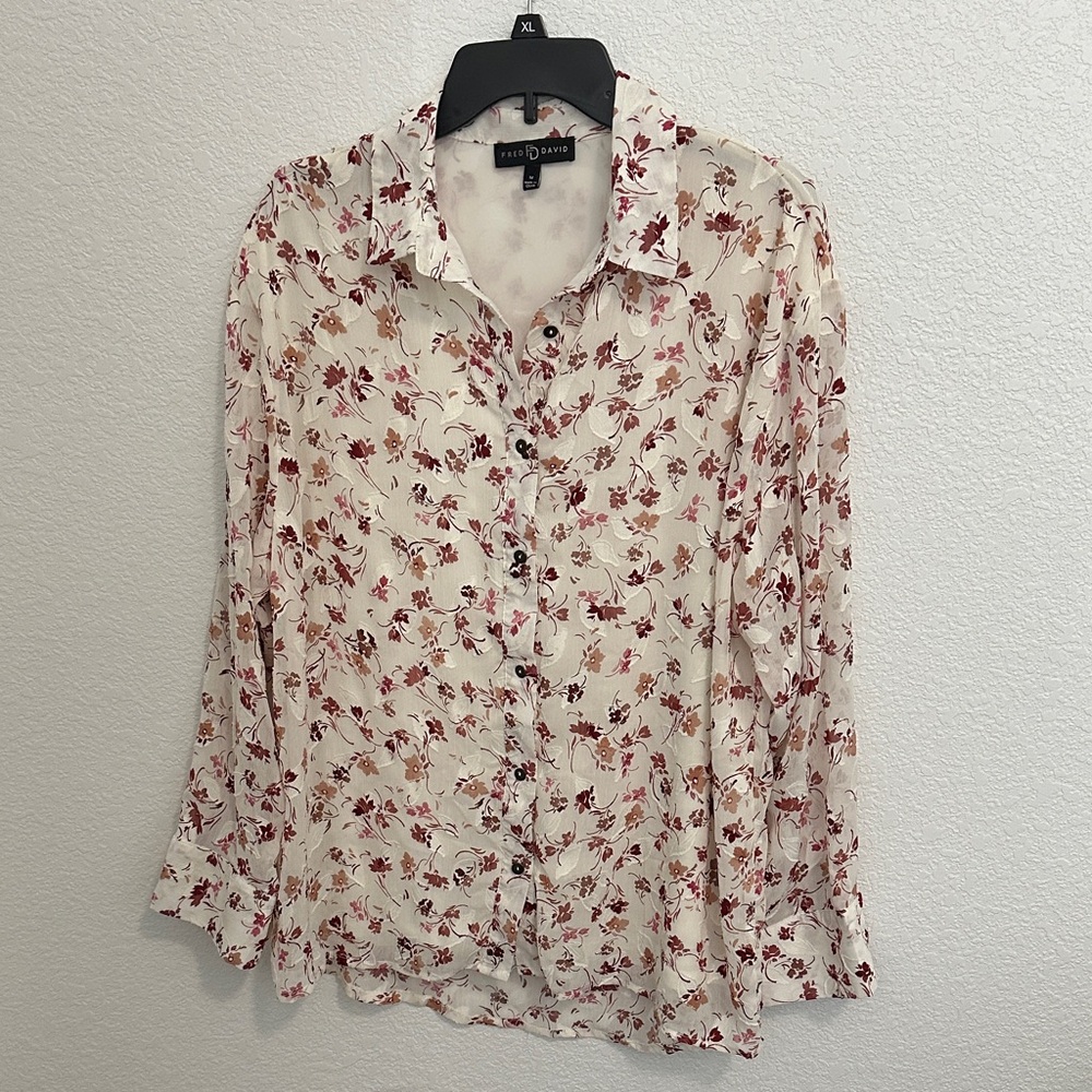 Fred David White and Red Floral Button-Up Blouse